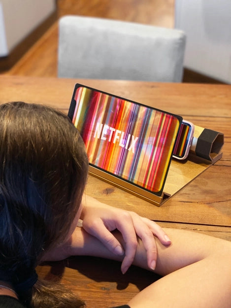 Cinema To Go™ Mobile Phone Magnifier
